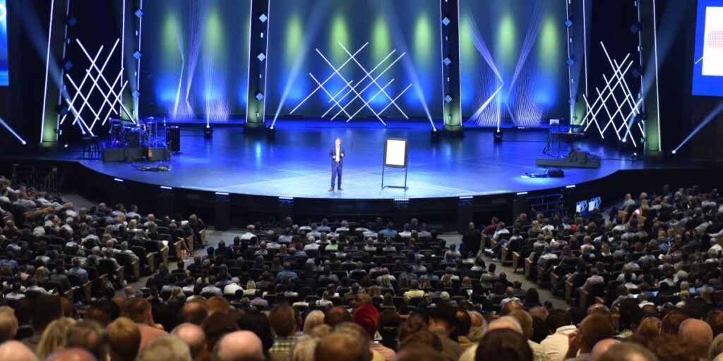 Bättre vara kreativ än att fly och fäkta – Fredrik Härén